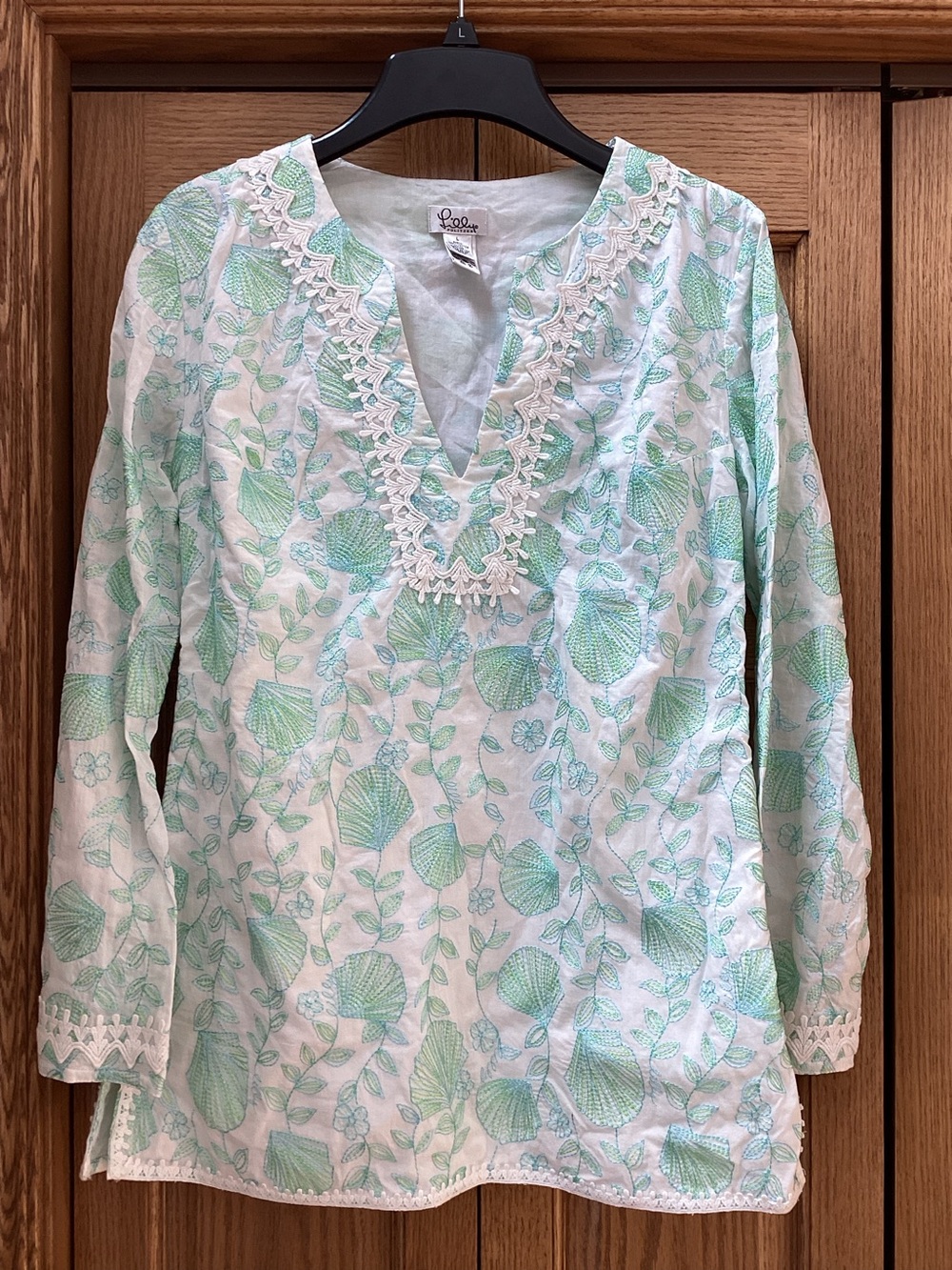 Lilly Pulitzer vintage embroidered tunic top. Women’s size large
